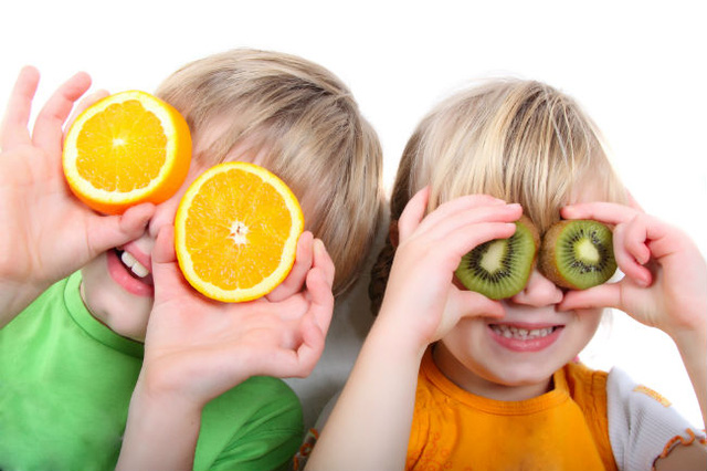 Trái cây giàu vitamin C giúp trẻ tăng cường sức đề kháng