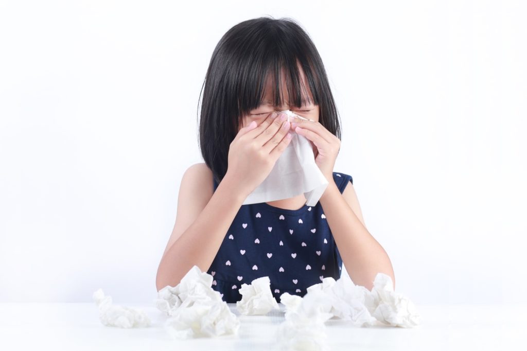 Trẻ em dễ bị ốm lúc giao mùa