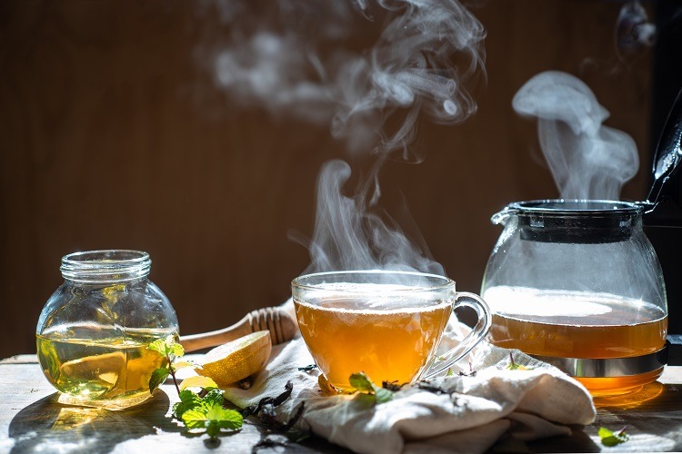Mật ong có thể giúp hỗ trợ điều trị đau họng cho bà bầu