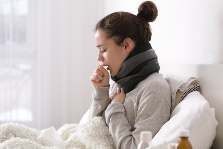 Cúm có thể khiến bạn ho, kèm thở khò khè và tức ngực
