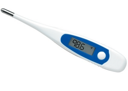 Xác định thân nhiệt của bé là một trong những việc ưu tiên hàng đầu