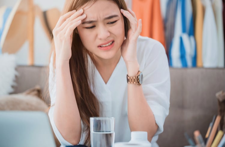 Không nên lạm dụng thuốc giảm đau đầu căng thẳng