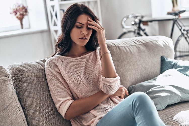 Điều trị các bệnh lý khác cũng có thể dẫn đến sự xuất hiện của các cơn đau đầu, sốt cao mất vị giác gây chán ăn ở người bệnh