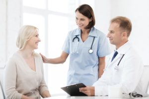 chăm sóc sức khỏe cẩn thận khi bị sốt