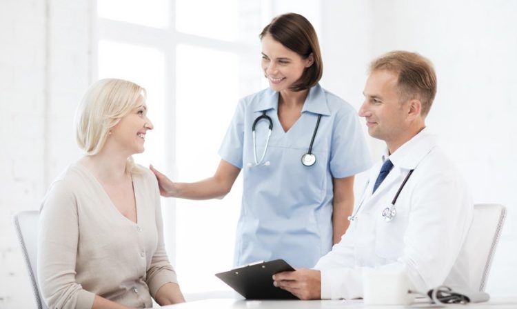 chăm sóc sức khỏe cẩn thận khi bị sốt