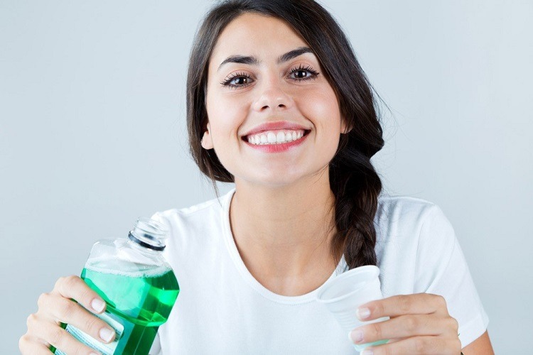 Các loại nước súc miệng trên thị trường