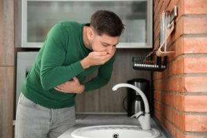 Những nguyên nhân nào có thể gây đau đầu, buồn nôn?