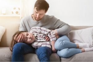 Làm gì khi trẻ bị đau đầu