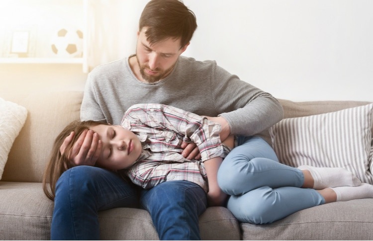 Làm gì khi trẻ bị đau đầu