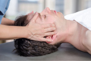 đau cơ hàm ở mọi người