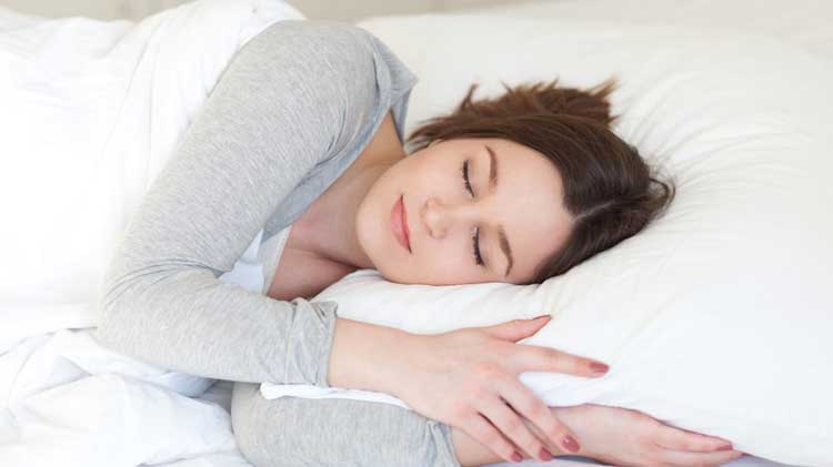 Nghỉ ngơi đầy đủ hợp lý sẽ hạn chế tình trạng đau đầu căng cơ