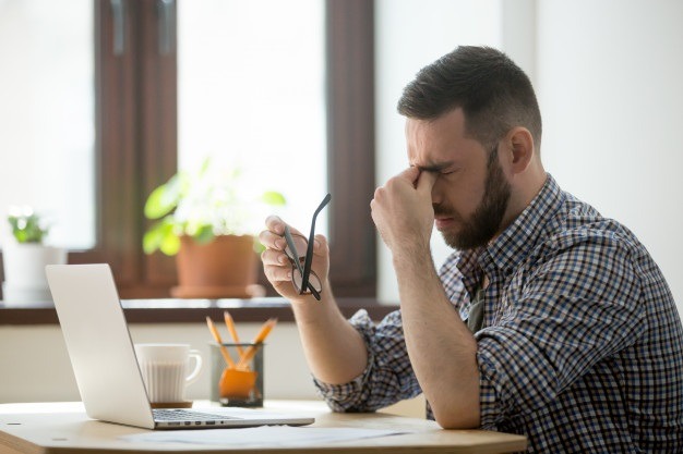 những yếu tố khác gây đau đầu khi dùng vi tính