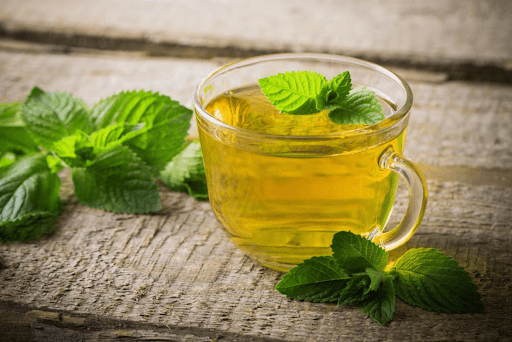 Bạc hà cũng được xem như thuốc giảm đau họng tự nhiên nhờ có tác dụng kháng khuẩn, thông và làm dịu họng