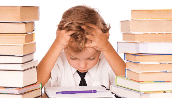 Tình trạng căng thẳng là nguyên nhân trẻ 3 tuổi đau đầu, trẻ 4 tuổi đau đầu, trẻ 5 tuổi đau đầu và trẻ 6 tuổi đau đầu