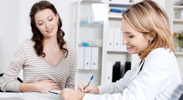 Nếu đau đầu kèm theo các triệu chứng khác như đau đầu rụng tóc hoặc đau đầu run tay chân, cần khám bác sĩ kịp thời để tránh các hậu hậu quả không mong muốn xảy ra