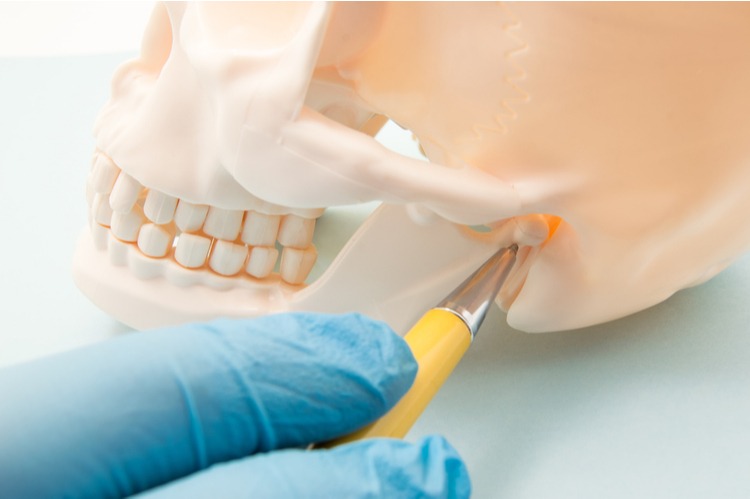 Rối loạn thái dương hàm cũng là nguyên nhân gây ra đau đầu