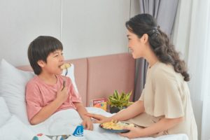 Mẹ cần dặn dò con chủ động tự bảo vệ bản thân ở trường học