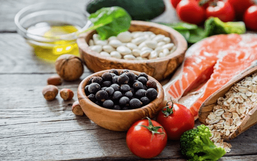Ăn uống lành mạnh phòng ngừa đau nhức xương khớp toàn thân cũng như đau nhức xương khớp chân