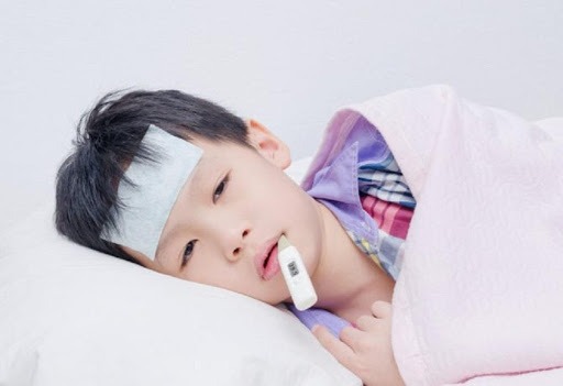 Có rất nhiều nguyên nhân gây sốt cao tay chân lạnh