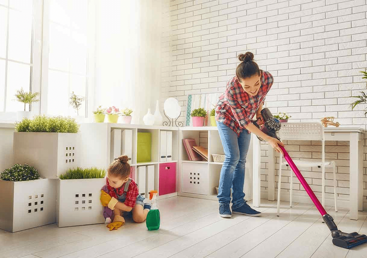 Dọn dẹp nhà cửa thông thoáng để đề phòng muỗi chích