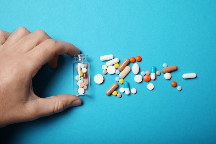 Không nên tùy tiện sử dụng thuốc hạ sốt cho trẻ