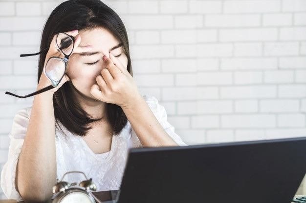 Bị đau đầu do căng thẳng