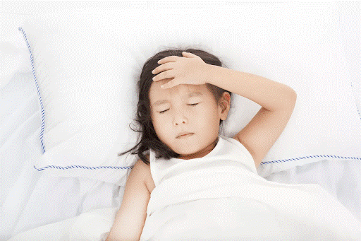 Sốt cao co giật có ảnh hưởng gì đến trẻ?