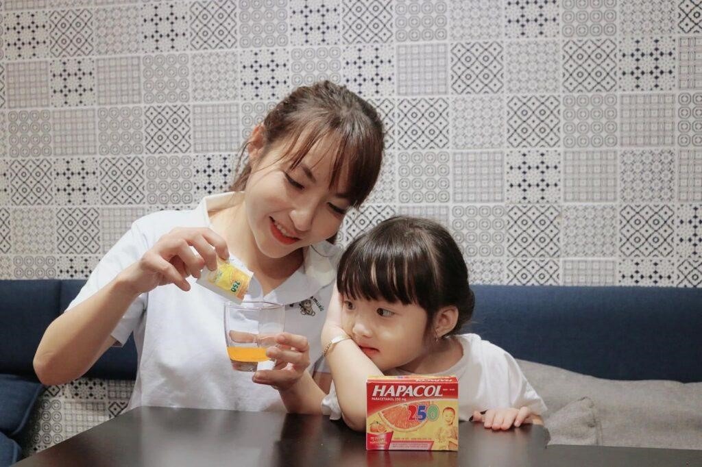 Sử dụng thuốc hạ sốt Hapacol cho trẻ