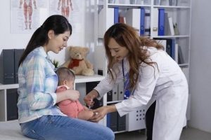Thời gian tiêm chủng cho trẻ sơ sinh như thế nào?