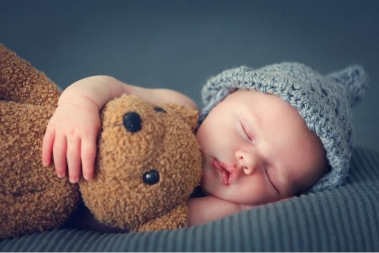 Trẻ có thể bị nôn do tư thế cho bú sai cách