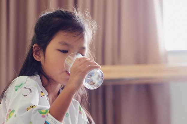 Nước dừa rất tốt cho người bị sốt