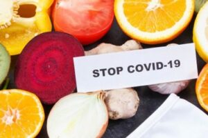 Ăn trái cây tươi, rau xanh các loại và gia vị mạnh (gừng) để tăng đề kháng