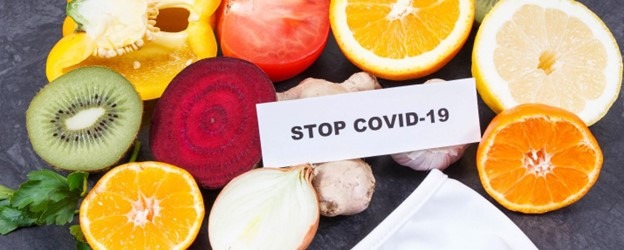 Ăn trái cây tươi, rau xanh các loại và gia vị mạnh (gừng) để tăng đề kháng