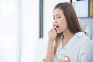 Sử dụng thuốc hạ sốt theo khuyến cáo của nhà sản xuất