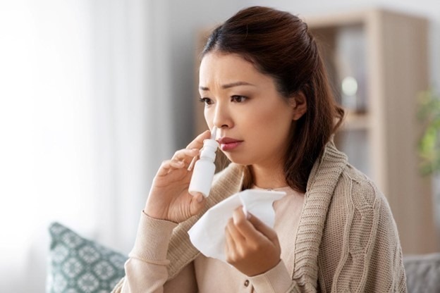 Giảm nghẹt mũi với nước muối sinh lý 