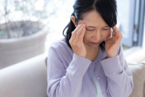 Đau nửa đầu gây mệt mỏi, khó chịu