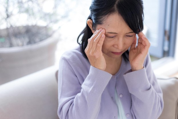 Đau nửa đầu gây mệt mỏi, khó chịu
