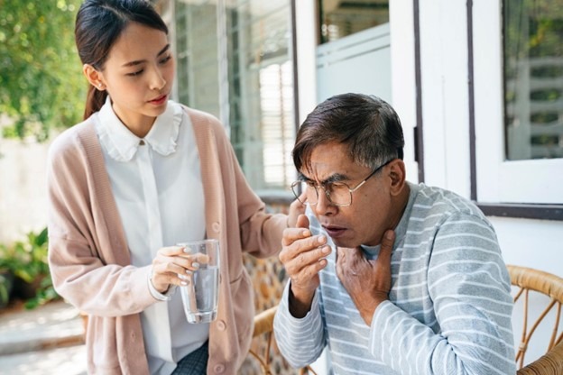 COVID-19 và cảm cúm đều khiến người bệnh sốt, ho