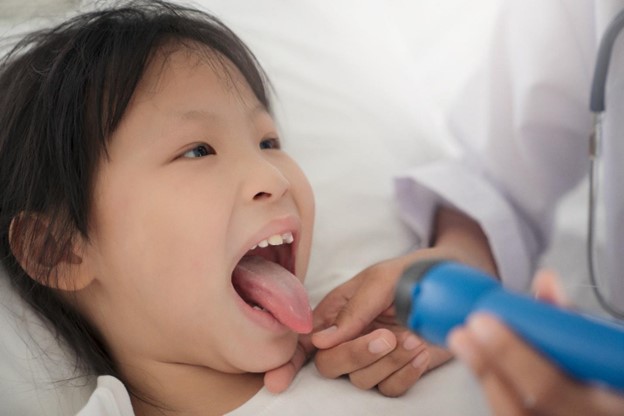 Cách điều trị viêm phế quản cho bé