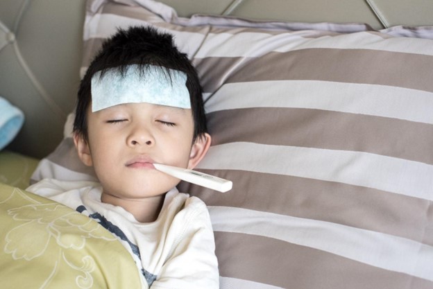 Theo dõi các biểu hiện khi trẻ bị viêm họng cấp