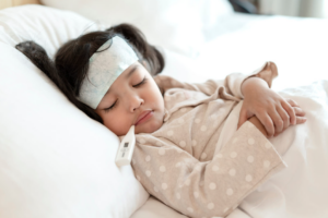 Lý do bé hết sốt nhưng ngủ li bì