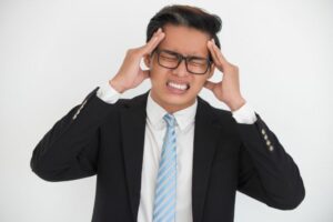 đau đầu vùng trán