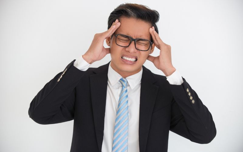 đau đầu vùng trán