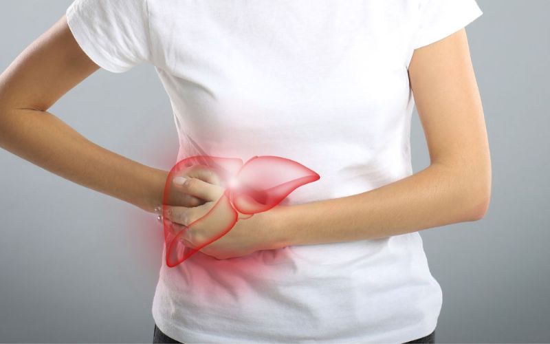 Đau bụng trên rốn bên phải là dấu hiệu cảnh báo các bệnh lý về gan
