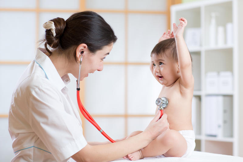 Đưa trẻ đến bác sĩ nếu tình trạng không thuyên giảm