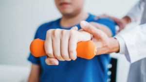 Điều trị đau đầu ngón tay sao cho hiệu quả 