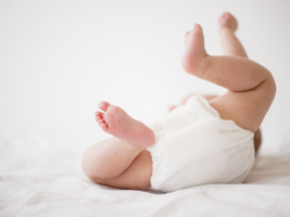Sử dụng các loại tã dán thoải mái cho bé