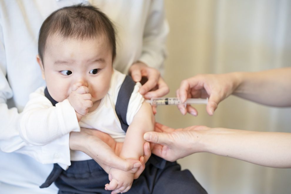 Lưu ý chăm sóc sau tiêm cho trẻ