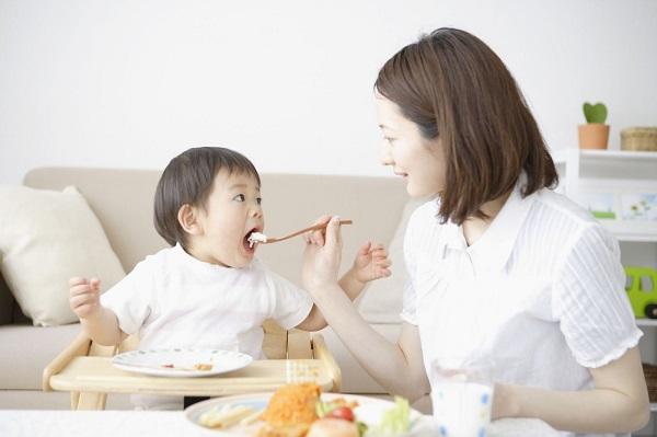 Bổ sung những thành phần dinh dưỡng cho bé