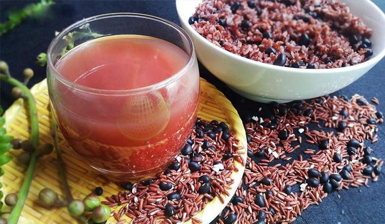 Chữa tiêu chảy bằng nước gạo lứt rang.